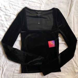 *NEW* Square Neck Top 🖤